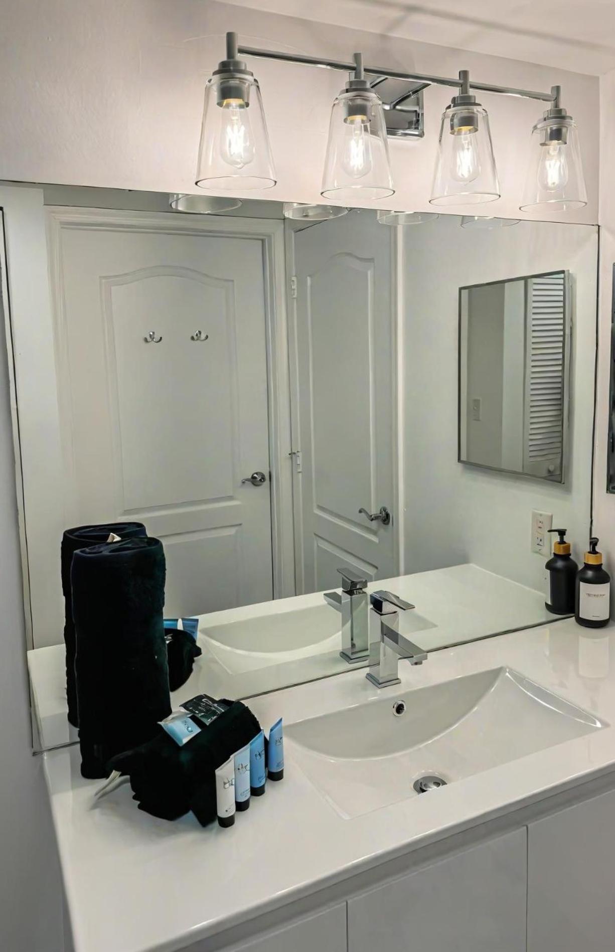 Apartamento Elegant Centric Vibrant Pool Jacuzzi Free Parking Miami Exterior foto
